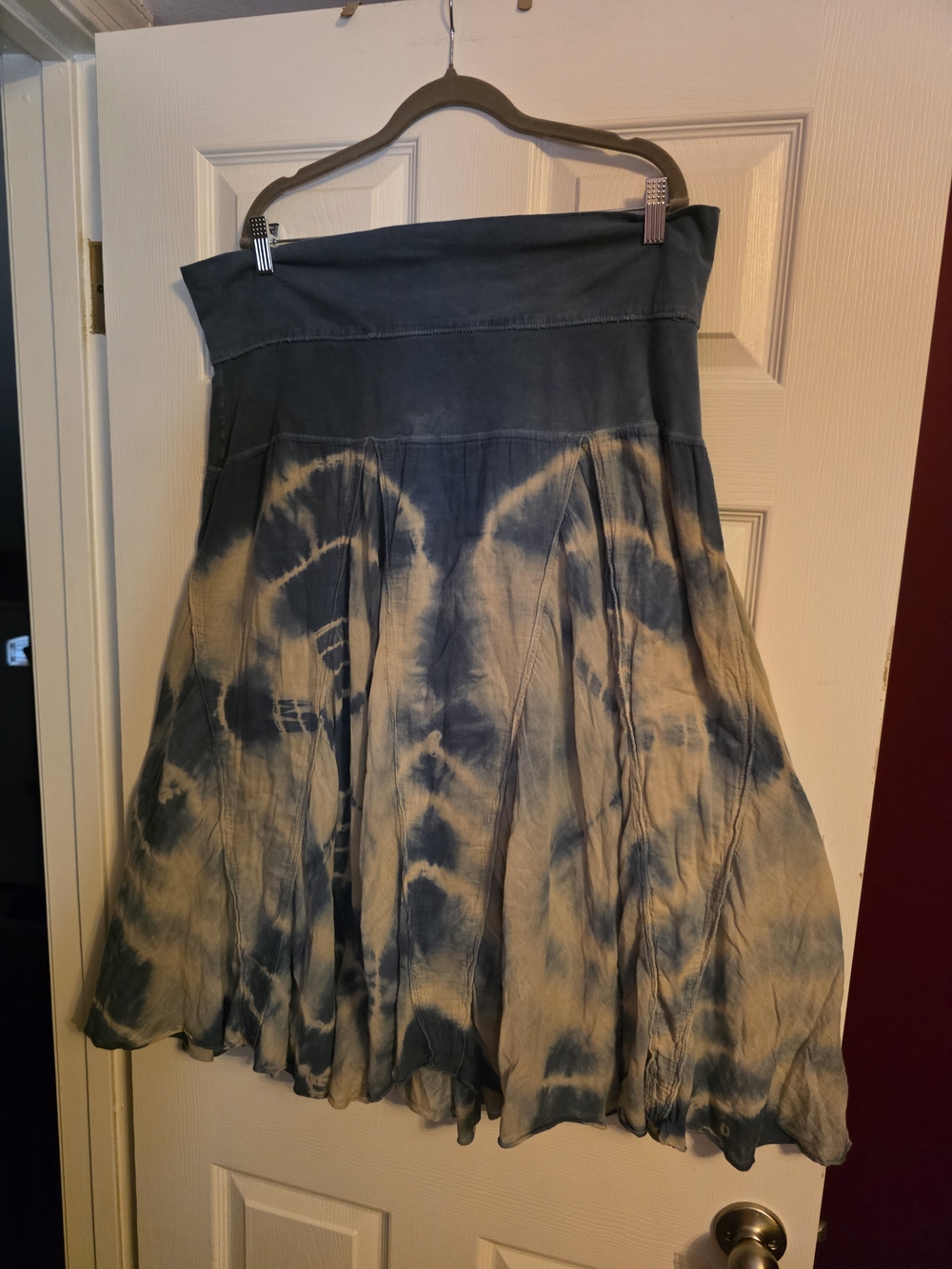 Solitaire Blue and Cream Tie-Dye Circle Skirt